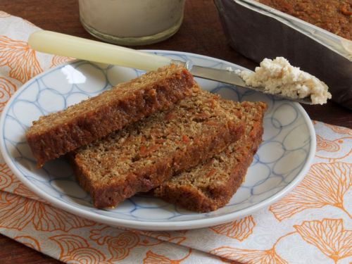 Picture of Frozen -- Carrot Cake (Vegetarian) -- 9.6 oz by weight in a small tin (5 in x 4 in)