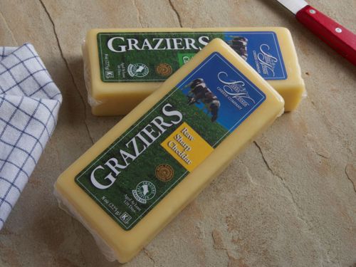 Picture of Graziers Raw Sharp Cheddar