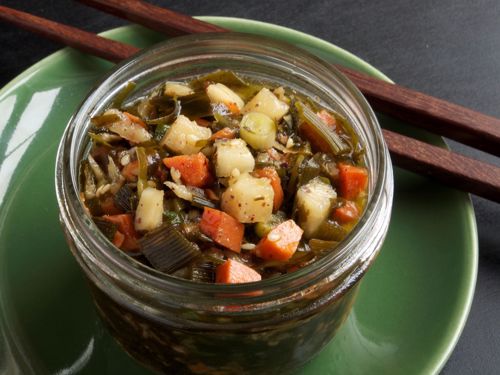 Picture of Sea Vegetable Salad with Carrots, Daikon and Burdock (vegan)
