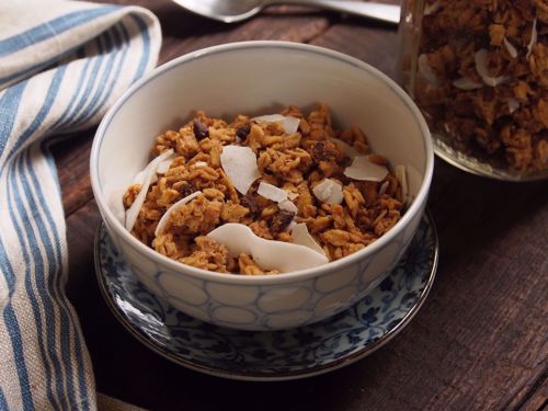 Picture of Granola with Cacao Nibs and Coconut - JAR
